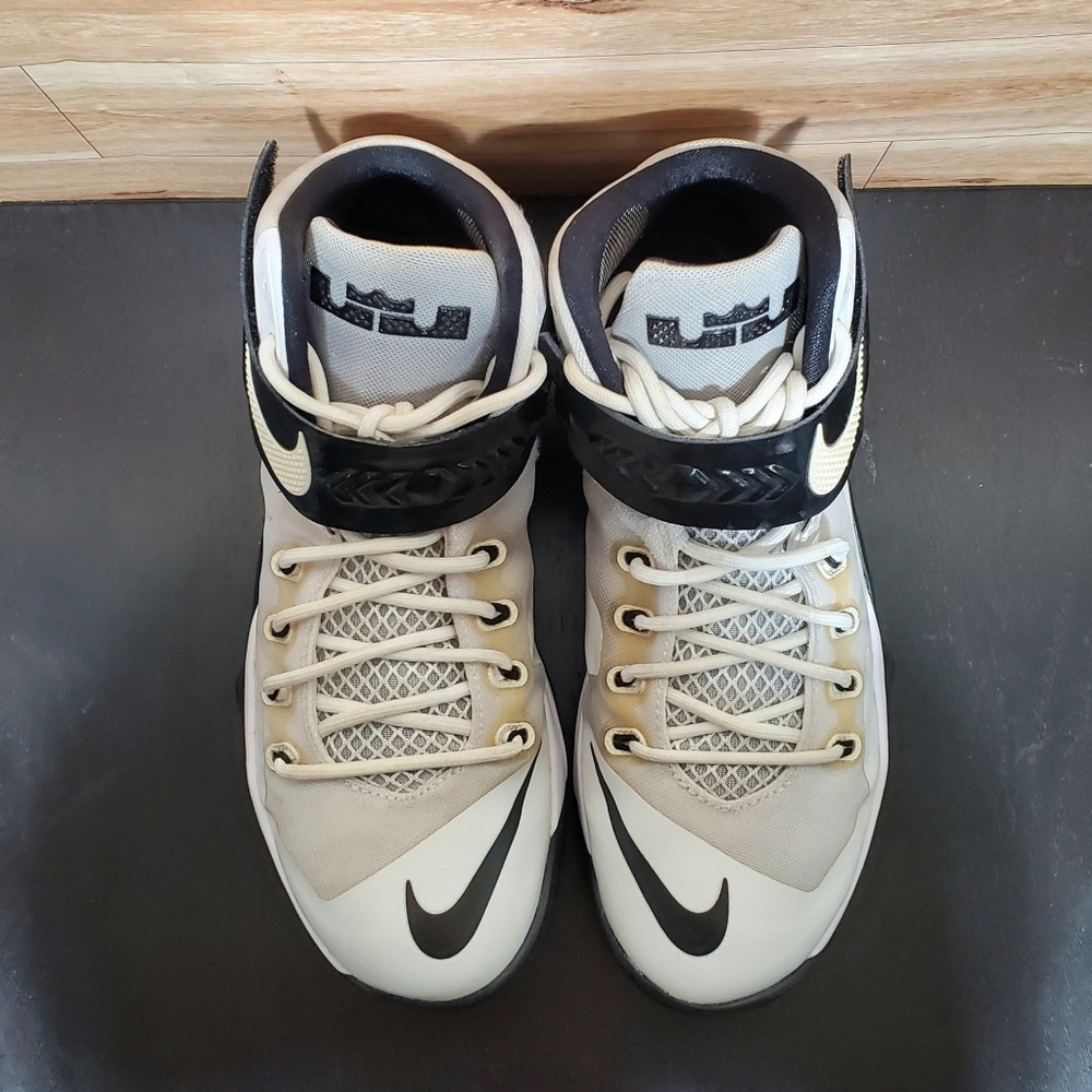 Nike LeBron Zoom Soldier 8 TB White Black Sneakers Men's Size 9 - Picture 7 of 12